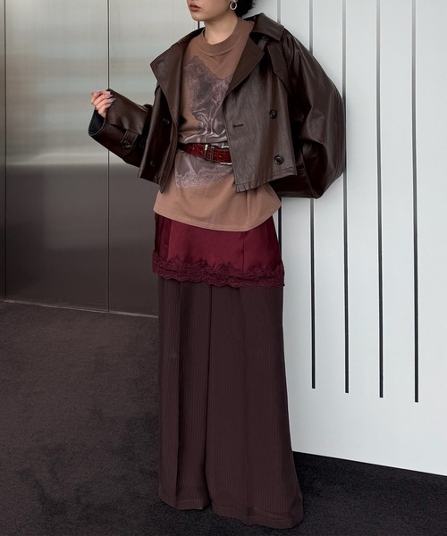 Ameri（アメリ）の「DRAWSTRING YOKE SYNTHETIC LEATHER SHORT COAT（トレンチコート・レディース・ブラウン/ブラック・SMALL/MEDIUM）」の7枚目の写真