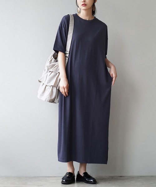 zootie(ズーティー)の「URBAN PLUS TEEワンピース(ワンピース・レディース・ブラック/グレイッシュブルー/ライトブルー/テラコッタ/ダークグリーン/チャコール/アイボリー/ネイビー/オフホワイト/グレイッシュベージュ/ブラウン系その他/ライトベージュ/スモークピンク・マキシ丈/ミモレ丈)」の12枚目の写真