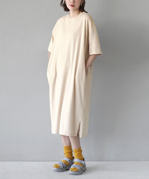 zootie(ズーティー)の「URBAN PLUS TEEワンピース(ワンピース・レディース・ブラック/グレイッシュブルー/ライトブルー/テラコッタ/ダークグリーン/チャコール/アイボリー/ネイビー/オフホワイト/グレイッシュベージュ/ブラウン系その他/ライトベージュ/スモークピンク・マキシ丈/ミモレ丈)」の3枚目の写真