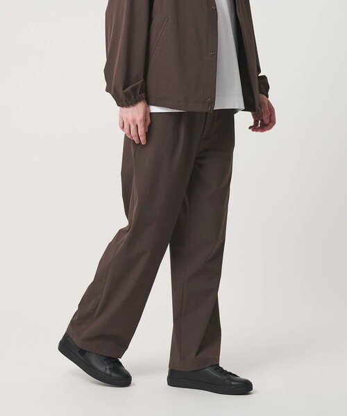 BEAUTY&YOUTH UNITED ARROWS(ビューティーアンドユースユナイテッドアローズ)の「360°MASTER 1プリーツ ストレート イージーパンツ NO.8 セットアップ対応 撥水 ストレッチ ウォッシャブル(その他パンツ・メンズ・ブラック/ダークブラウン/ダークグレー・M/S/XL/L)」の3枚目の写真