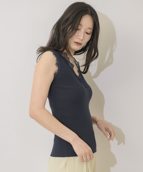 NEUNA(ヌナ)の「【肌見せも自信に変える】レースリブタンク(タンクトップ・レディース・ネイビー/イエロー/アイボリー・FREE)」の17枚目の写真
