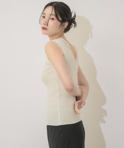 NEUNA(ヌナ)の「【肌見せも自信に変える】レースリブタンク(タンクトップ・レディース・ネイビー/イエロー/アイボリー・FREE)」の14枚目の写真