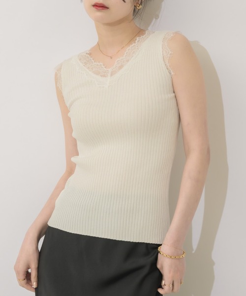 NEUNA(ヌナ)の「【肌見せも自信に変える】レースリブタンク(タンクトップ・レディース・ネイビー/イエロー/アイボリー・FREE)」の15枚目の写真