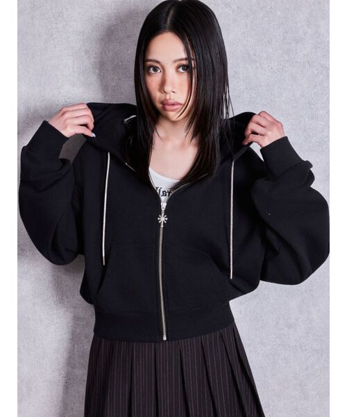 GYDA(ジェイダ)の「bijou string ZIP UPスウェットパーカー(パーカー・レディース・チャコールグレー/ブラック/オフホワイト・FREE)」の4枚目の写真