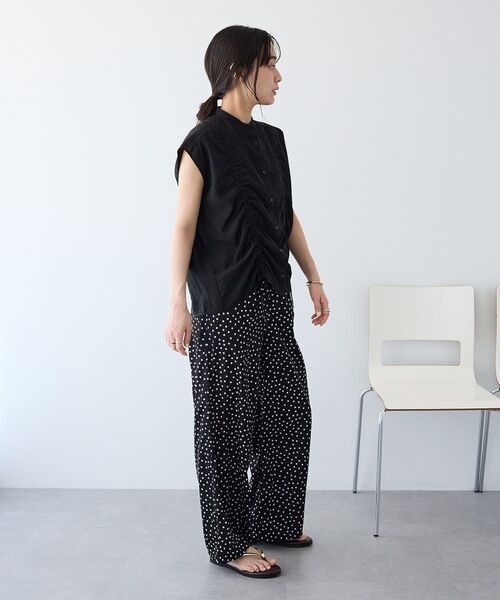 CRAFT STANDARD BOUTIQUE(クラフトスタンダードブティック)の「ドロストギャザーブラウス(シャツ/ブラウス・レディース・ライトブルー/ライトグリーン/ブラック・FREE)」の9枚目の写真