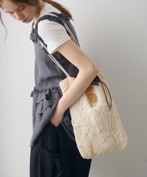 Crisp(クリスプ)の「paisley mesh tote bag / ペイズリーメッシュトートバッグ(トートバッグ・レディース・アイボリー・FREE)」の1枚目の写真