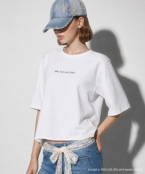 MILK ASH AND DOLLS(ミルク アッシュ アンド ドールズ)の「ロゴクロップショートスリーブ - ホワイト(Tシャツ/カットソー・レディース・ホワイト・SMALL/MEDIUM)」の2枚目の写真