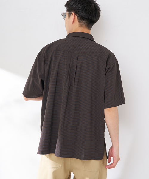B.C STOCK（ベーセーストック）の「ナイロンシアサッカーシャツ（シャツ/ブラウス・メンズ・ブラウン/ネイビー/チャコールグレー・LARGE/MEDIUM）」の4枚目の写真