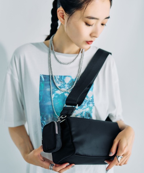 【500mlペットボトルも入る】ポーチ付きBOXショルダー　1043484