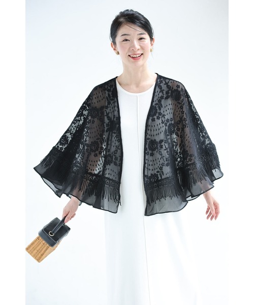 cawaii(カワイイ)の「ズレ落ちにくい「着る」レースショール(カーディガン/ボレロ・レディース・ブラック/アイボリー・FREE)」の7枚目の写真
