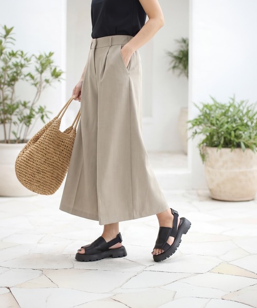 STYLE DELI（スタイルデリ）の「キレイめミディ丈ワイドパンツ（その他パンツ・レディース・ブラック/ベージュ/ホワイト・M/S/L）」の12枚目の写真