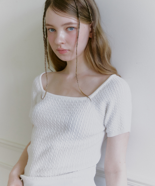 MICANE（ミケーネ）の「カーメンツイストショートスリーブニットT（Tシャツ/カットソー・レディース・レッド/ライトグレー/スカイブルー/アイボリー・1/2/3/4）」の9枚目の写真