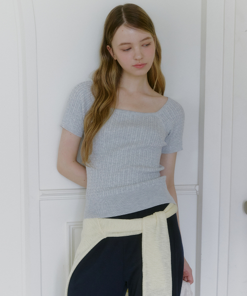 MICANE（ミケーネ）の「カーメンツイストショートスリーブニットT（Tシャツ/カットソー・レディース・レッド/ライトグレー/スカイブルー/アイボリー・1/2/3/4）」の16枚目の写真