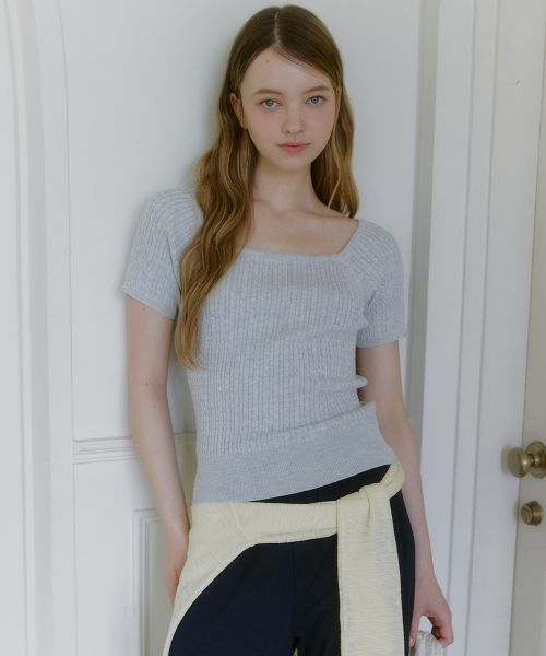 MICANE（ミケーネ）の「カーメンツイストショートスリーブニットT（Tシャツ/カットソー・レディース・レッド/ライトグレー/スカイブルー/アイボリー・1/2/3/4）」の17枚目の写真