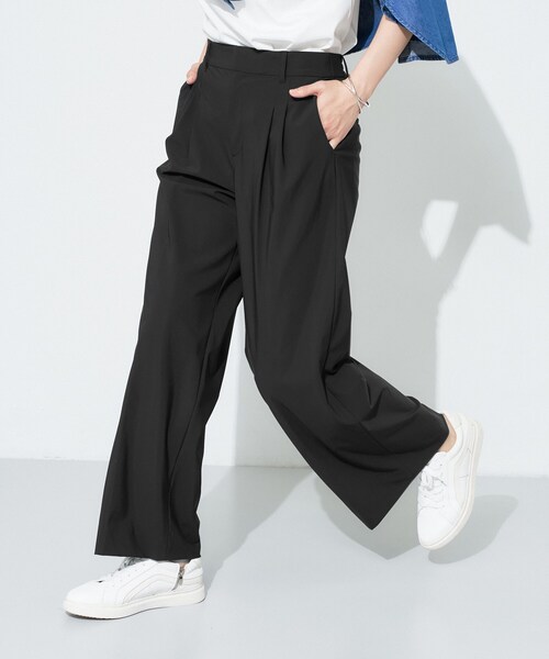 INDIVI(インディヴィ)の「【高ストレッチ/撥水/接触冷感】リラックス タックワイドパンツ(その他パンツ・レディース・ブラック・05/13/36/38/15 /19/40)」の3枚目の写真