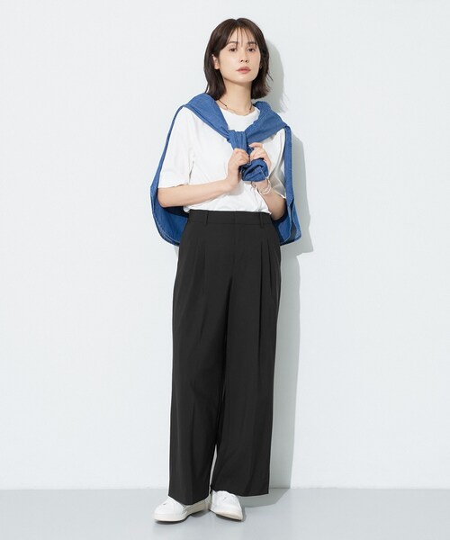 INDIVI(インディヴィ)の「【高ストレッチ/撥水/接触冷感】リラックス タックワイドパンツ(その他パンツ・レディース・ブラック・05/13/36/38/15 /19/40)」の4枚目の写真