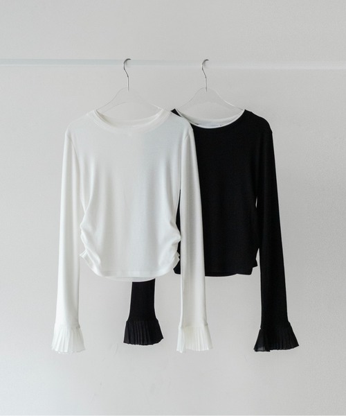 on:nue(オンニュ)の「【on:nue】プリーツカフスロングスリーブカットソー /26-27 AW COLLECTION(Tシャツ/カットソー・レディース・ホワイト/ブラック・FREE)」の13枚目の写真