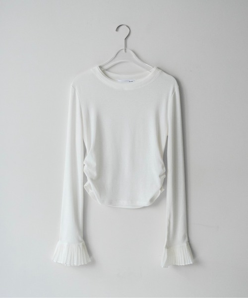 on:nue(オンニュ)の「【on:nue】プリーツカフスロングスリーブカットソー /26-27 AW COLLECTION(Tシャツ/カットソー・レディース・ホワイト/ブラック・FREE)」の12枚目の写真