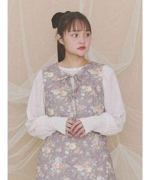 merry jenny(メリージェニー)の「パフスリーブベロアトップス(Tシャツ/カットソー・レディース・その他1/チャコールグレー/オフホワイト・FREE)」の1枚目の写真