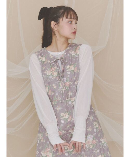 merry jenny(メリージェニー)の「パフスリーブベロアトップス(Tシャツ/カットソー・レディース・その他1/チャコールグレー/オフホワイト・FREE)」の4枚目の写真