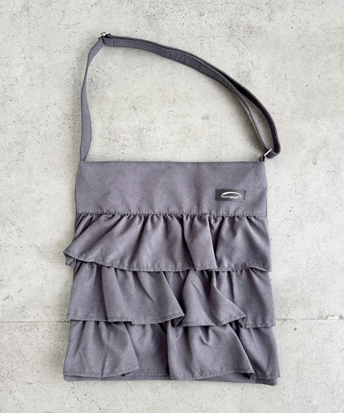 wears（ウェアーズ）の「【A4収納可】フリルショルダーバッグ ティアードバッグ（ショルダーバッグ・レディース・ブラック/ピンク/グレー/オフホワイト・FREE）」の7枚目の写真