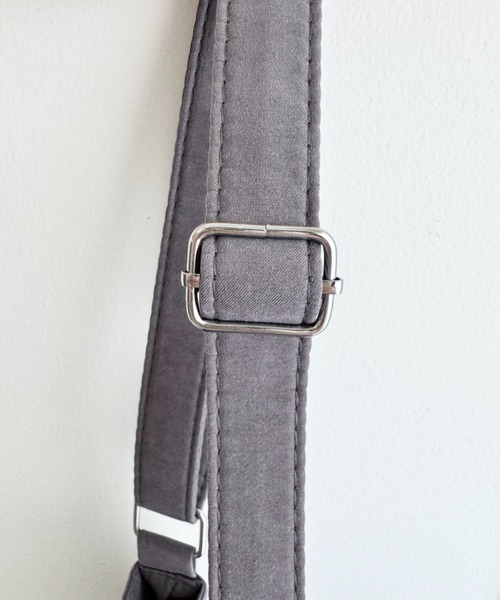 wears（ウェアーズ）の「【A4収納可】フリルショルダーバッグ ティアードバッグ（ショルダーバッグ・レディース・ブラック/ピンク/グレー/オフホワイト・FREE）」の11枚目の写真