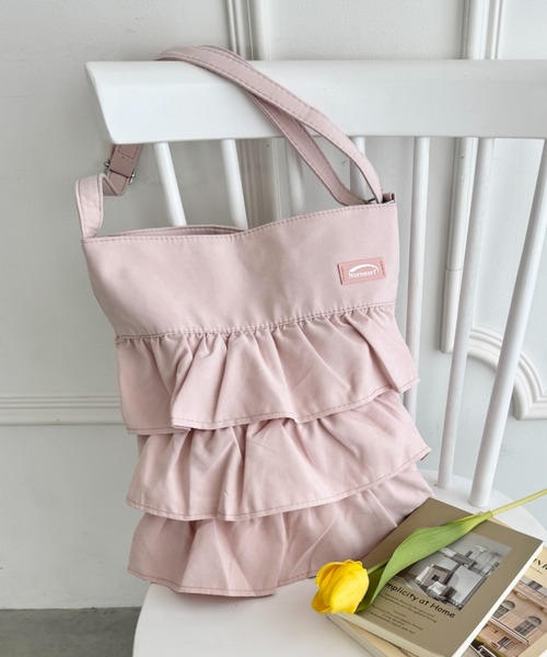 wears（ウェアーズ）の「【A4収納可】フリルショルダーバッグ ティアードバッグ（ショルダーバッグ・レディース・ブラック/ピンク/グレー/オフホワイト・FREE）」の15枚目の写真