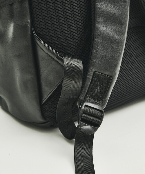 Firsthand(ファーストハンド)の「Firsthand/ファーストハンド Big Pocket Backpack / ビッグ ポケット バックパック【限定展開】(バックパック/リュック・メンズ・ブラック・ONE SIZE)」の14枚目の写真