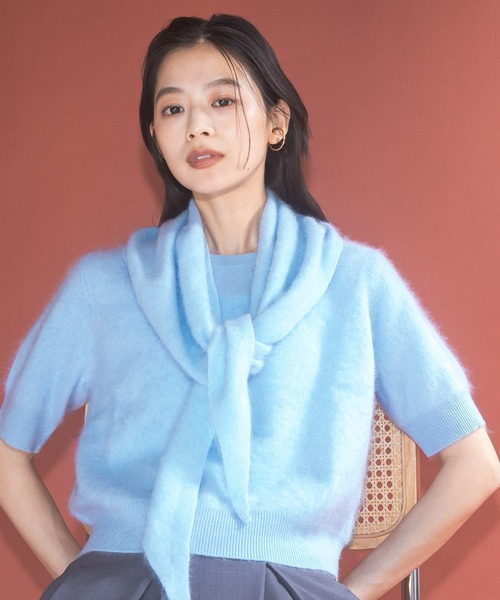 URBAN RESEARCH ROSSO WOMEN(アーバンリサーチ ロッソ)の「ストール付ハーフスリーブファーニット(ニット/セーター・レディース・ベージュ系その他/ライトブルー/オフホワイト・FREE)」の9枚目の写真