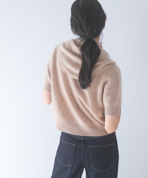 URBAN RESEARCH ROSSO WOMEN(アーバンリサーチ ロッソ)の「ストール付ハーフスリーブファーニット(ニット/セーター・レディース・ベージュ系その他/ライトブルー/オフホワイト・FREE)」の13枚目の写真