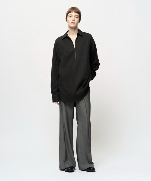 Juha(ユハ)の「TEXTURED VAREUSE SHIRT(シャツ/ブラウス・メンズ・ライトグレー/ブラック・3/4)」の3枚目の写真