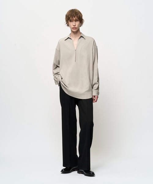 Juha(ユハ)の「TEXTURED VAREUSE SHIRT(シャツ/ブラウス・メンズ・ライトグレー/ブラック・3/4)」の7枚目の写真