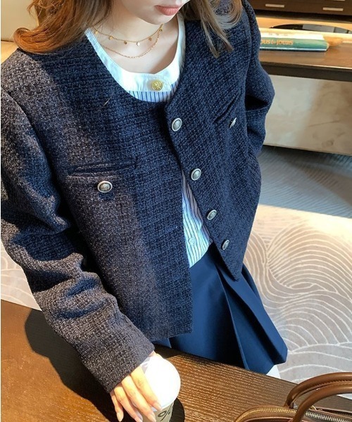 Teem Store(チームストア)の「金ボタンノーカラーショートツイードジャケット(ノーカラージャケット・レディース・ブルー・M)」の3枚目の写真