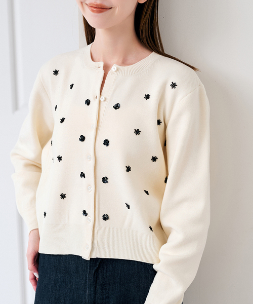U by SPICK&SPAN(ユーバイスピックアンドスパン)の「ビジューニットカーディガン(カーディガン/ボレロ・レディース・グリーン/チャコールグレー/ホワイト・FREE)」の2枚目の写真