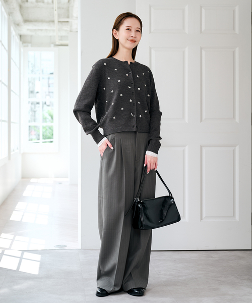 U by SPICK&SPAN(ユーバイスピックアンドスパン)の「ビジューニットカーディガン(カーディガン/ボレロ・レディース・グリーン/チャコールグレー/ホワイト・FREE)」の4枚目の写真