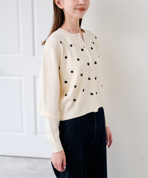 U by SPICK&SPAN(ユーバイスピックアンドスパン)の「ビジューニットカーディガン(カーディガン/ボレロ・レディース・グリーン/チャコールグレー/ホワイト・FREE)」の16枚目の写真