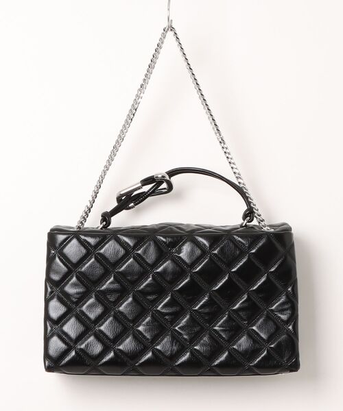 MARC JACOBS（マークジェイコブス）の「THE QUILTED XL DUAL CONVERTIBLE SHOULDER BAG/ザ キルテッド レザー デュアル バッグ チェーン ショルダー エクストララージ（ショルダーバッグ・レディース・ブラック・ONE SIZE）」の10枚目の写真