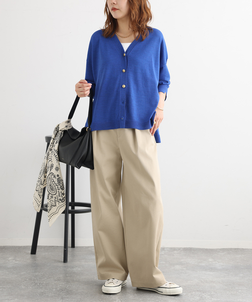 journal standard L'essage(ジャーナルスタンダードレサージュ)の「CASHWOOL Vネックカーディガン(カーディガン/ボレロ・レディース・ライトグレー/ブルー/ブラウン系その他・FREE)」の6枚目の写真