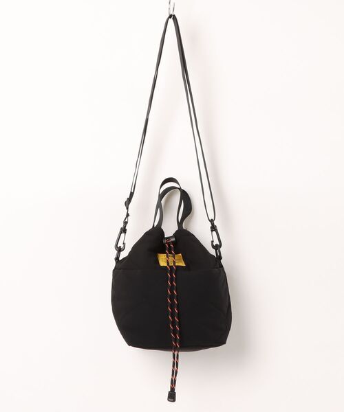KiU（キウ）の「【KiU】パデッドポケッタブルミニバッグ K384（ショルダーバッグ・レディース・ブラック/アイボリー/グリーン/レオパード・FREE）」の3枚目の写真