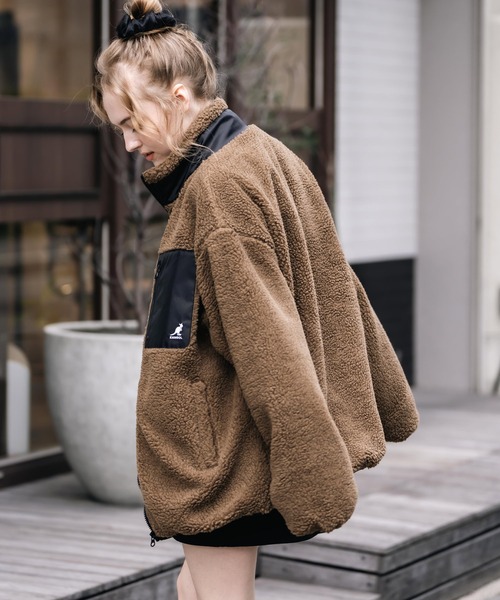 KANGOL（カンゴール）の「新色追加 KANGOL カンゴール 別注コラボ オーバーサイズワンポイントロゴ刺繍シープボアフリースジャケット/ブルゾン（ブルゾン・メンズ・チャコール/ネイビー/ブラウン/オフホワイト/グレイッシュベージュ/ベージュ/ブラック・L/M/XL）」の12枚目の写真