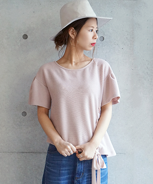 laboratory work（ラボラトリーワーク）の「アシメレースアップ袖フレアプルオーバー（Tシャツ/カットソー・レディース・グリーン/ピンクベージュ/オフホワイト・MEDIUM）」の4枚目の写真