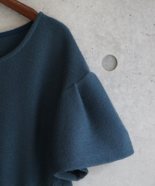 laboratory work（ラボラトリーワーク）の「アシメレースアップ袖フレアプルオーバー（Tシャツ/カットソー・レディース・グリーン/ピンクベージュ/オフホワイト・MEDIUM）」の12枚目の写真