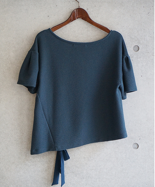 laboratory work（ラボラトリーワーク）の「アシメレースアップ袖フレアプルオーバー（Tシャツ/カットソー・レディース・グリーン/ピンクベージュ/オフホワイト・MEDIUM）」の13枚目の写真