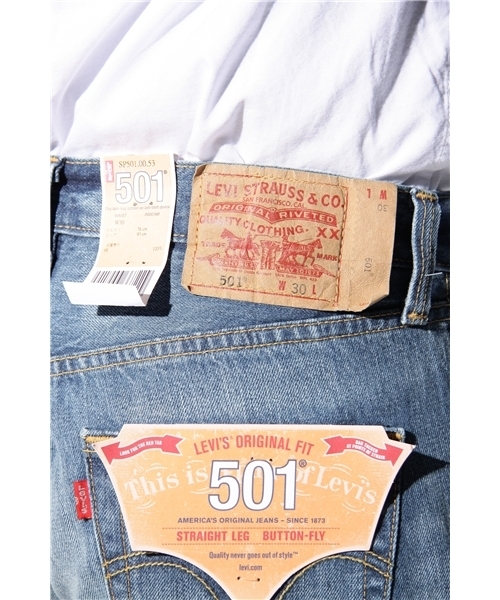 BEAMS（ビームス）の「Levi's / “501”ショーツ（デニムパンツ・メンズ・インディゴブルー・28/30/32/34）」の5枚目の写真