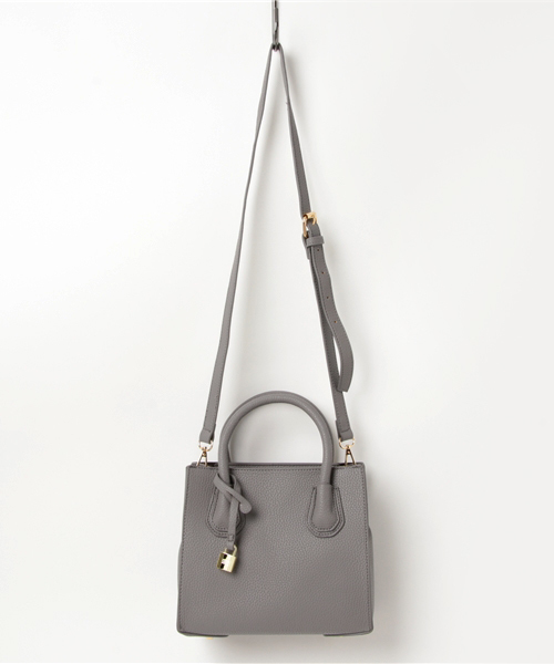 PLAIN CLOTHING（プレーンクロージング）の「南京錠付きショルダーバッグ【PLAIN CLOTHING】（ショルダーバッグ・レディース・ベージュ/ネイビー/モカ/キャメル/グレー/レッド/ブラック・FREE）」の14枚目の写真