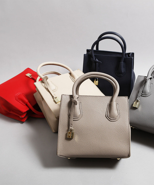 PLAIN CLOTHING（プレーンクロージング）の「南京錠付きショルダーバッグ【PLAIN CLOTHING】（ショルダーバッグ・レディース・ベージュ/ネイビー/モカ/キャメル/グレー/レッド/ブラック・FREE）」の17枚目の写真