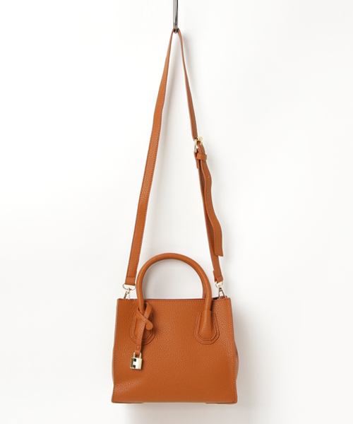 PLAIN CLOTHING（プレーンクロージング）の「南京錠付きショルダーバッグ【PLAIN CLOTHING】（ショルダーバッグ・レディース・ベージュ/ネイビー/モカ/キャメル/グレー/レッド/ブラック・FREE）」の21枚目の写真