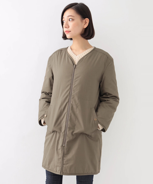 earth music&ecology（アースミュージックアンドエコロジー）の「リバーシブルキルティングコート（ノーカラージャケット・レディース・カーキ/ネイビー・FREE）」の4枚目の写真