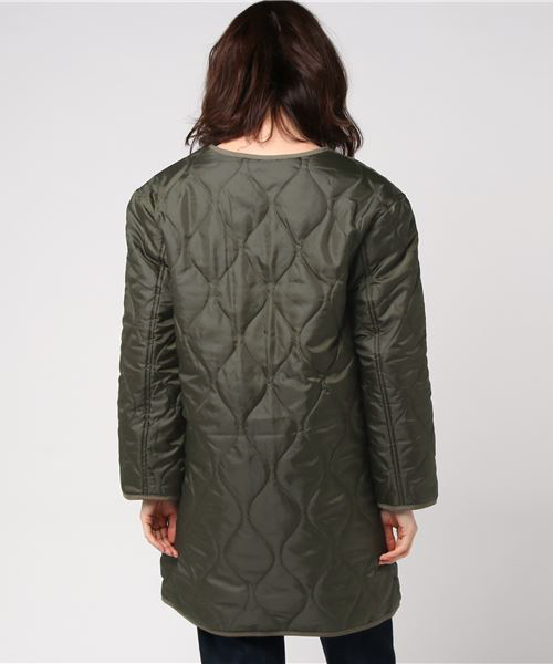 earth music&ecology（アースミュージックアンドエコロジー）の「リバーシブルキルティングコート（ノーカラージャケット・レディース・カーキ/ネイビー・FREE）」の7枚目の写真