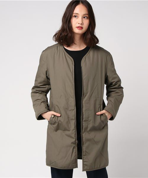 earth music&ecology（アースミュージックアンドエコロジー）の「リバーシブルキルティングコート（ノーカラージャケット・レディース・カーキ/ネイビー・FREE）」の11枚目の写真